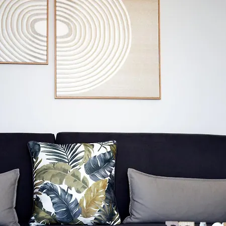 Reset * Néa Péramos