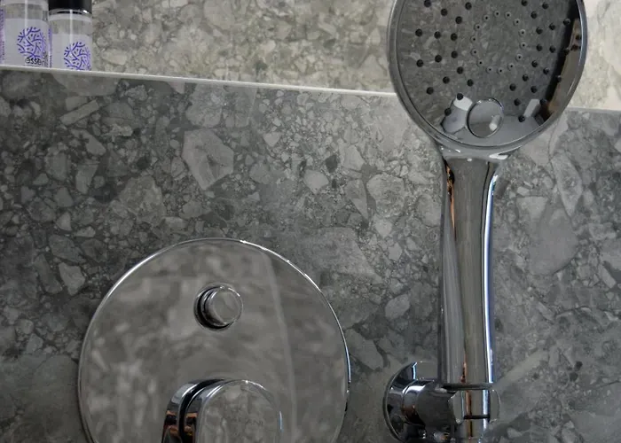 Reset * Néa Péramos