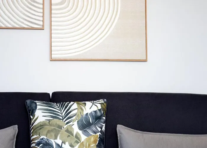 Reset * Néa Péramos